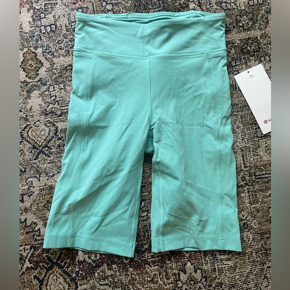 Lululemon On Pace Short HR 10” Blue Bike Shorts